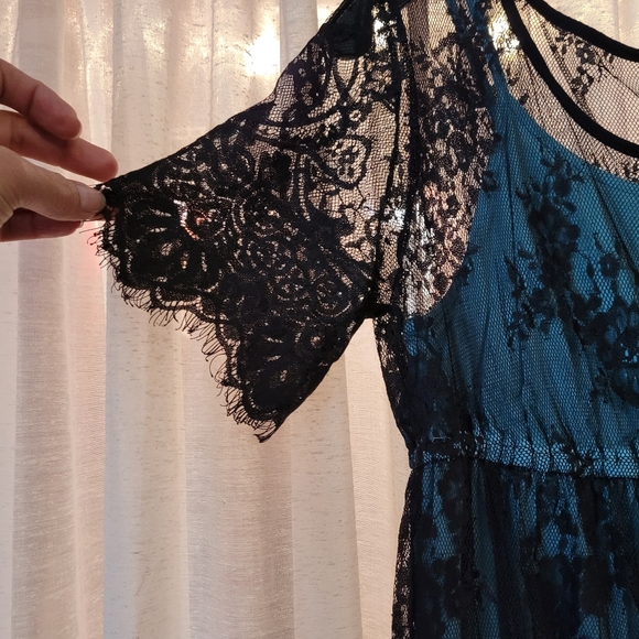 Xian Xian Tank Lace Top - Picture 5 of 6